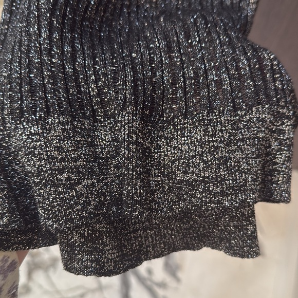 ✨💎Societa Metallic Silver/Black Top💎✨ - Picture 9 of 11